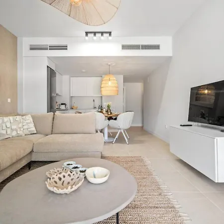 Perfect For Families & Remote Workers - Selwo, Apartment *